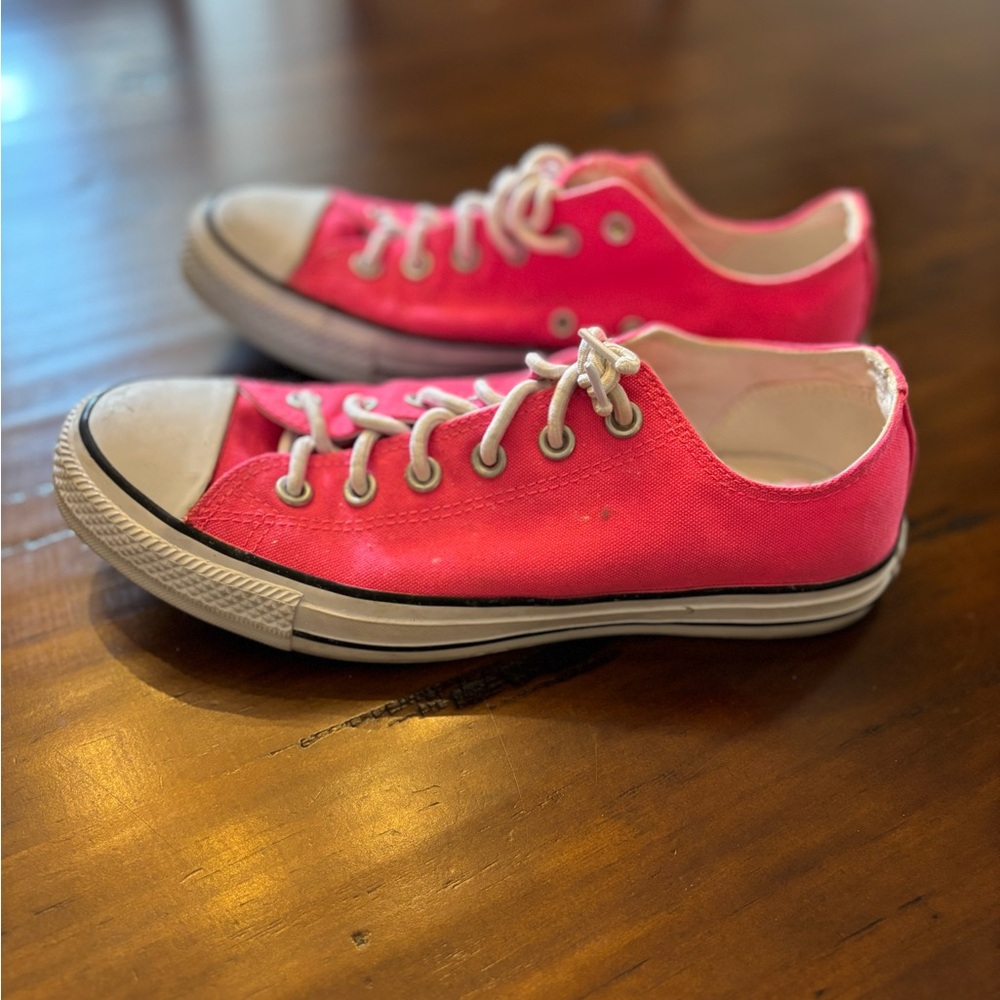 Converse Pink Canvas Sneakers Low-Top